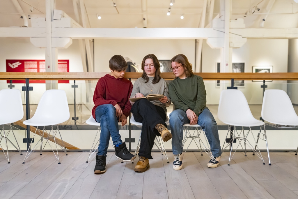 youth people at museum