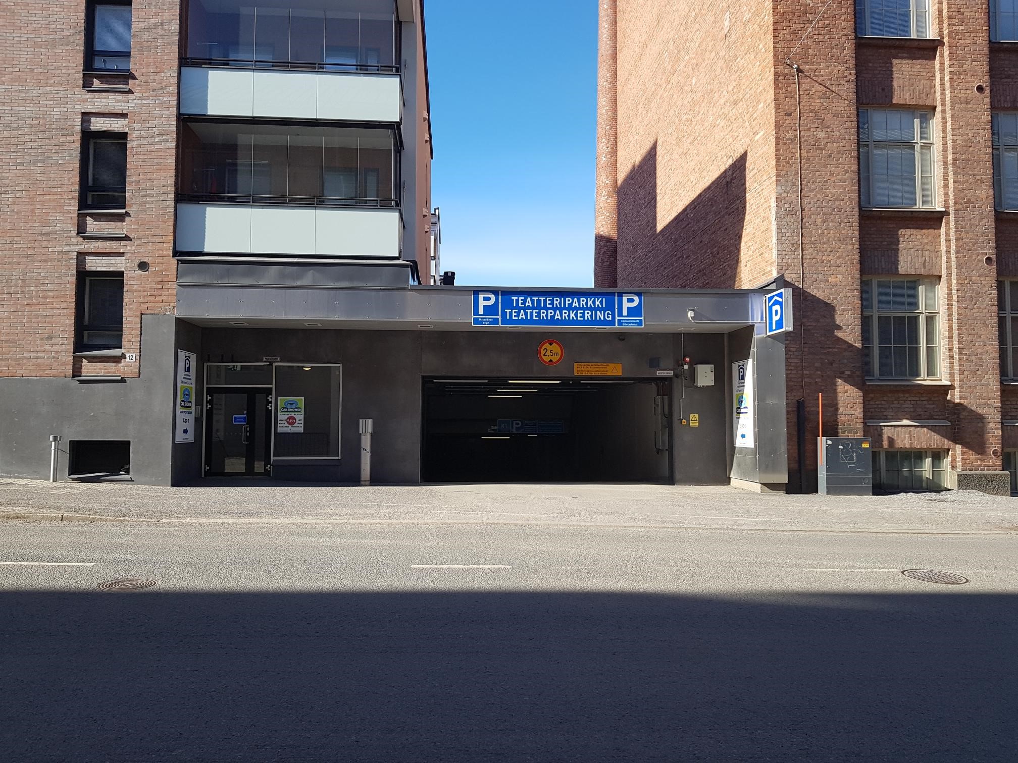 Teatteriparkin sisääntulo