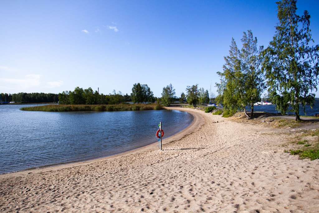 Mansikkasaari beach