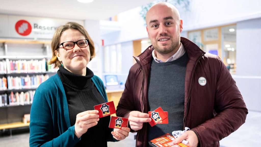 På bilden är Anna Pakka och Juho Autio, fotograf Jouko Keto