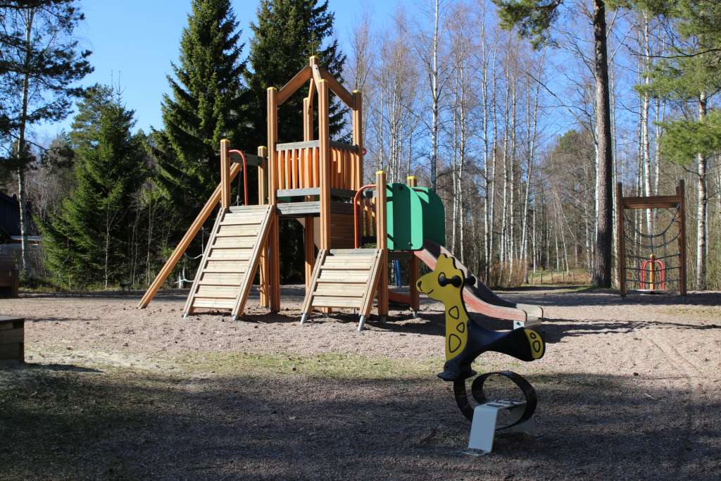 Kytömaanpolun leikkialue