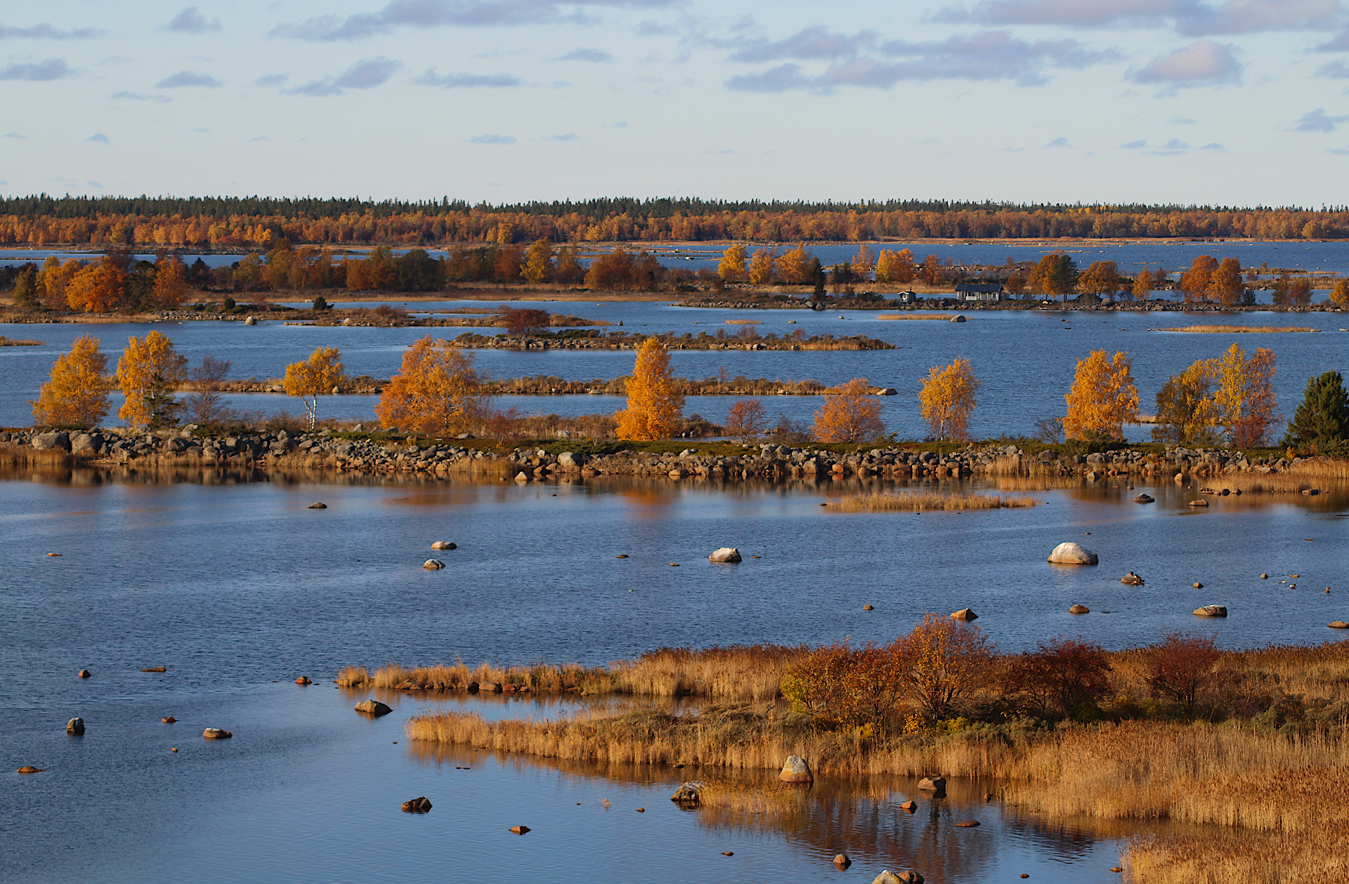 De Geer moraine scenery during autumn colours.