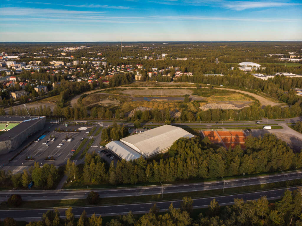 Flygfoto över Travdalen