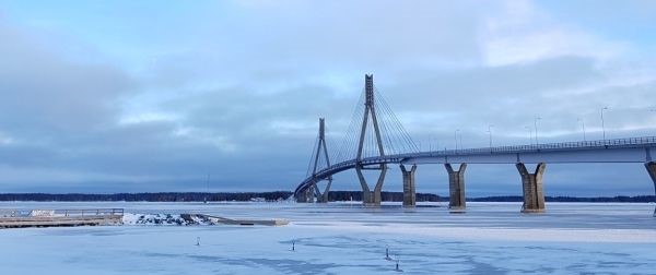 Raippaluodon silta talvella