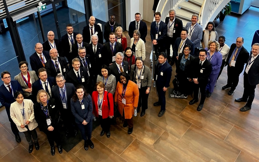 The group of ambassadors and embassy representatives on their visit to Wärtsilä's Sustainable Technology Hub.